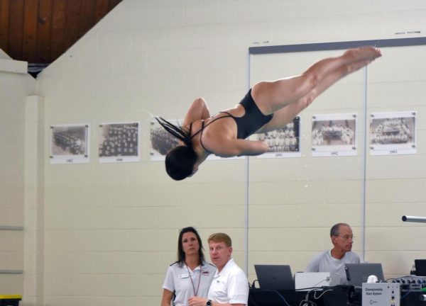 Dive Team Heads to Regionals After 1/25 Woodberry Meet vs. Western